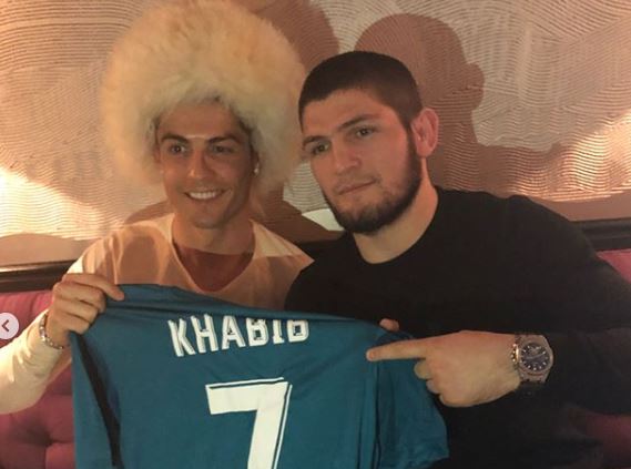 Saat Cristiano Ronaldo Tiru Ucapan "Assalamualaikum" Khabib Nurmagomedov